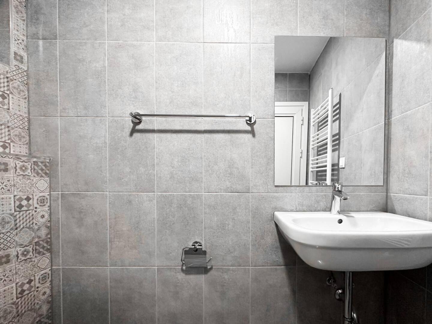 6 Studios 6 Bathrooms 2 Levels Kitchens Sofia Exterior photo